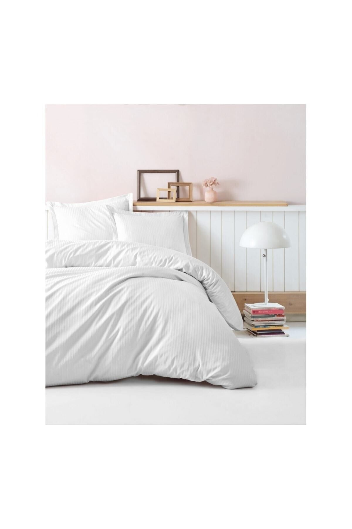 Elegant Stripe Saten Çift Kişilik Nevresim Takımı
